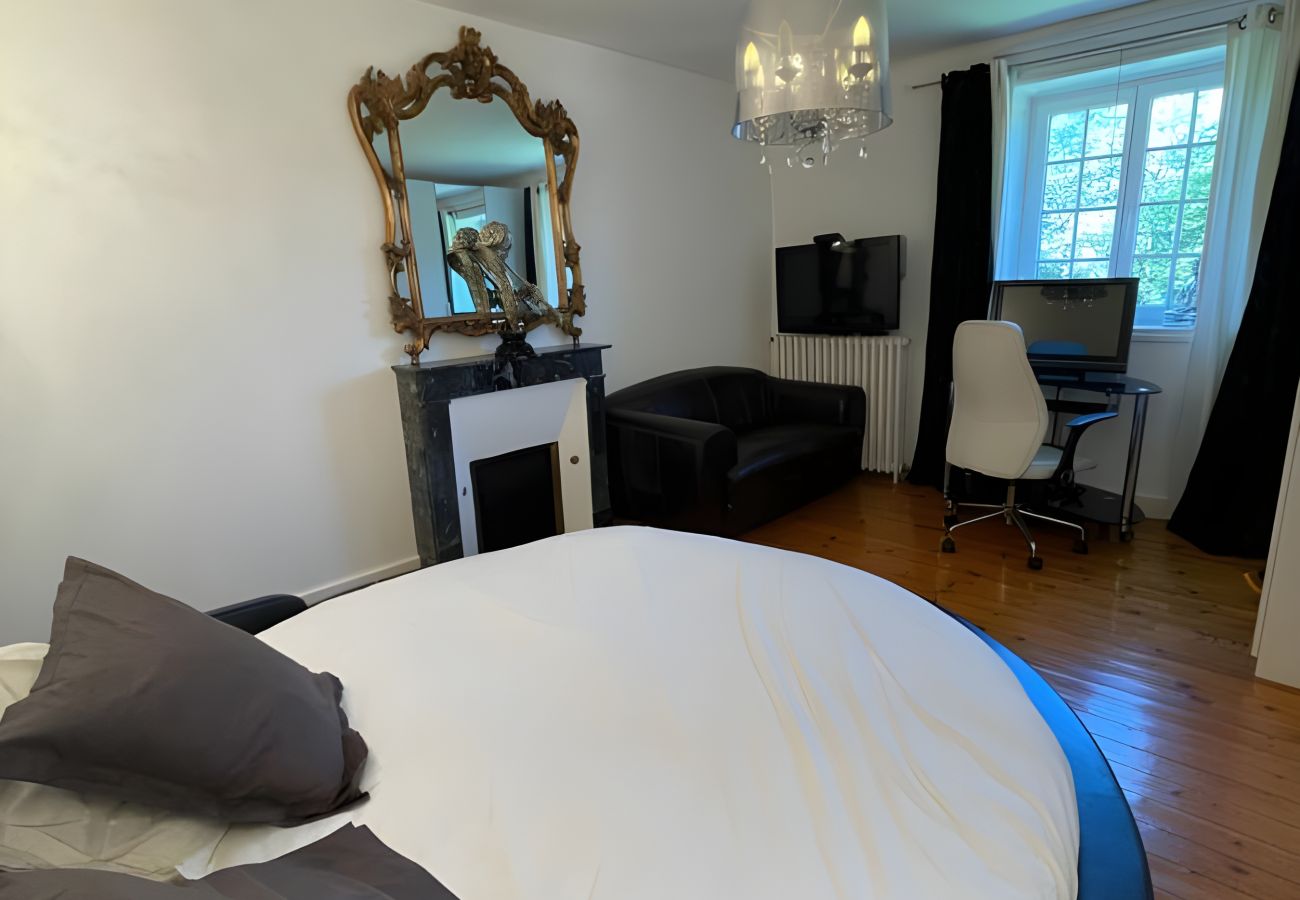Domaine à Saint-Pavace - Domaine de la Belvaudière - 22 Pers. - Piscine - Luxe -Rêve au Mans