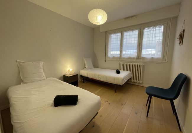 Appartement à Le Mans - L'Olympe - Balcon - Centre-ville - 4 pers. - Rêve au Mans Appartement à Le Mans - L'Olympe - Balcon - Centre-ville - 4 pers. - Rêve au Mans