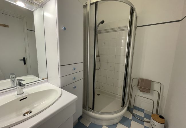 Appartement à Le Mans - L'Olympe - Balcon - Centre-ville - 4 pers. - Rêve au Mans Appartement à Le Mans - L'Olympe - Balcon - Centre-ville - 4 pers. - Rêve au Mans