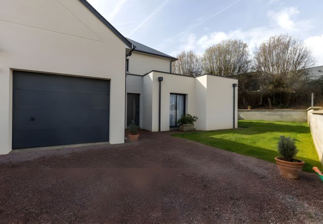 Villa à La Bazoge - Cassiopée - Jacuzzi - 8 pers. - Rêve au Mans Villa à La Bazoge - Cassiopée - Jacuzzi - 8 pers. - Rêve au Mans