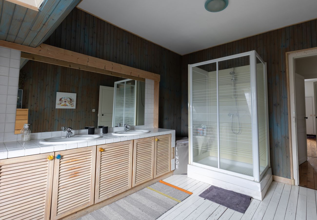 Villa à Le Mans - Les Bahamas - Piscine - 16 pers. - Rêve au Mans
