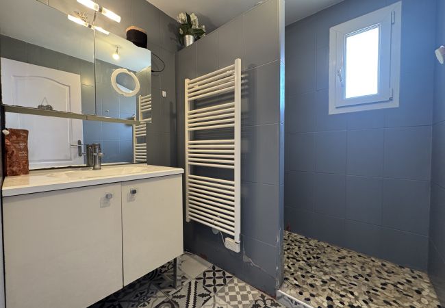 Maison à Le Mans - L'Alhambra House - Proche du Circuit - 11 pers. - Rêve au Mans Maison à Le Mans - L'Alhambra House - Proche du Circuit - 11 pers. - Rêve au Mans