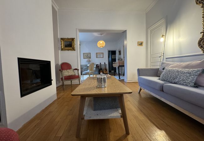 Maison à Le Mans - La Belle Demeure - Centre - Piscine - Rêve au Mans Maison à Le Mans - La Belle Demeure - Centre - Piscine - Rêve au Mans