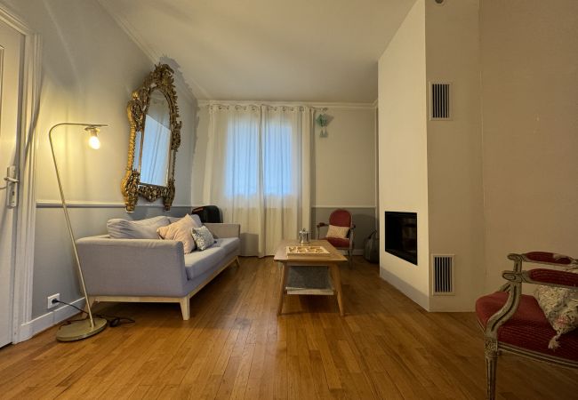 Maison à Le Mans - La Belle Demeure - Centre - Piscine - Rêve au Mans Maison à Le Mans - La Belle Demeure - Centre - Piscine - Rêve au Mans