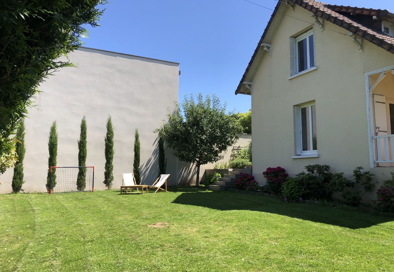 Maison à Le Mans - La Belle Demeure - Centre - Piscine - Rêve au Mans