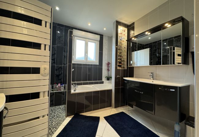 Maison à Saint-Gervais-en-Belin - La Villa des roses Maison à Saint-Gervais-en-Belin - La Villa des roses