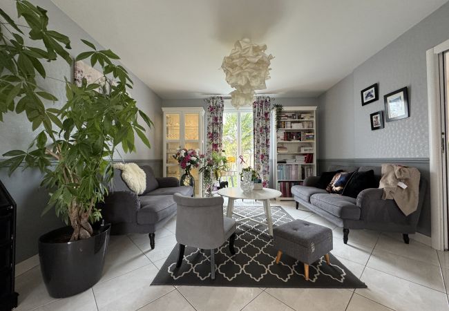 Maison à Saint-Gervais-en-Belin - La Villa des roses Maison à Saint-Gervais-en-Belin - La Villa des roses