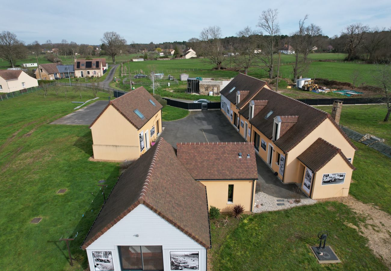 Domaine à Moncé-en-Belin - Arnage - Corner - Lodge - Piscine - Rêve au Mans