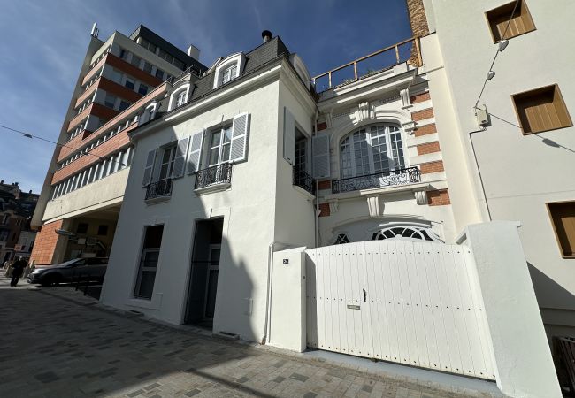 Villa à Le Mans - Villa Barillerie 1870 - Centre - 24 personnes Villa à Le Mans - Villa Barillerie 1870 - Centre - 24 personnes