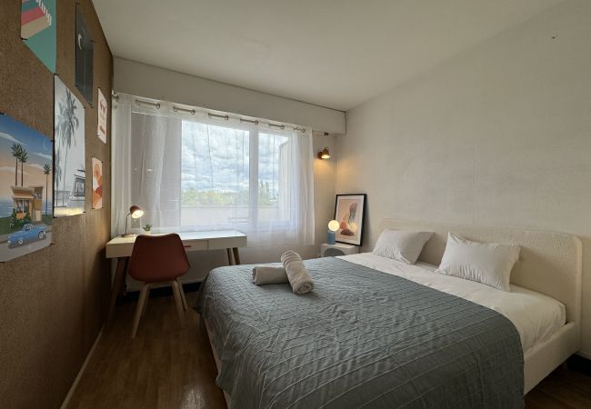 Appartement à Le Mans - La Toise - 8 personnes - Wifi - Rêve au Mans  Appartement à Le Mans - La Toise - 8 personnes - Wifi - Rêve au Mans