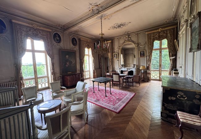 Domaine à Maigné - Château de Resteau - Haut de Gamme - 15 pers - Rêve au Mans Domaine à Maigné - Château de Resteau - Haut de Gamme - 15 pers - Rêve au Mans