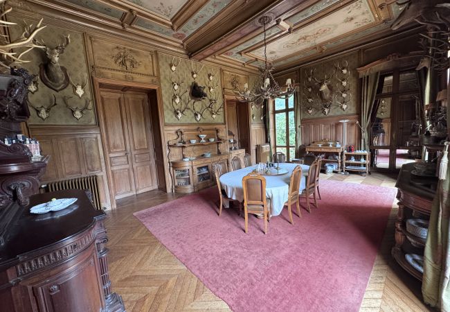 Domaine à Maigné - Château de Resteau - Haut de Gamme - 15 pers - Rêve au Mans Domaine à Maigné - Château de Resteau - Haut de Gamme - 15 pers - Rêve au Mans