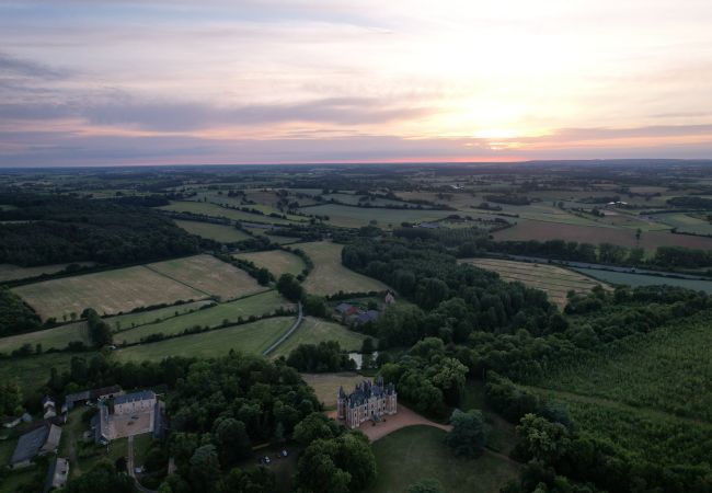 Domaine à Maigné - Château de Resteau - Haut de Gamme - 15 pers - Rêve au Mans Domaine à Maigné - Château de Resteau - Haut de Gamme - 15 pers - Rêve au Mans