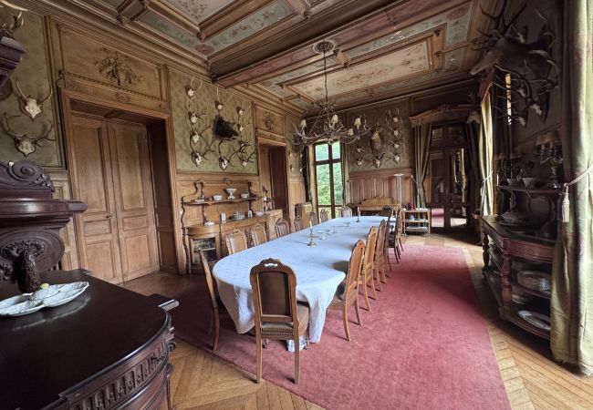 Domaine à Maigné - Château de Resteau - Haut de Gamme - 15 pers - Rêve au Mans Domaine à Maigné - Château de Resteau - Haut de Gamme - 15 pers - Rêve au Mans