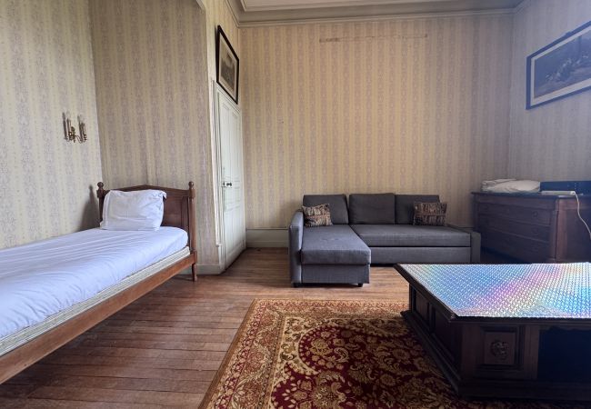 Domaine à Maigné - Château de Resteau - Haut de Gamme - 15 pers - Rêve au Mans Domaine à Maigné - Château de Resteau - Haut de Gamme - 15 pers - Rêve au Mans