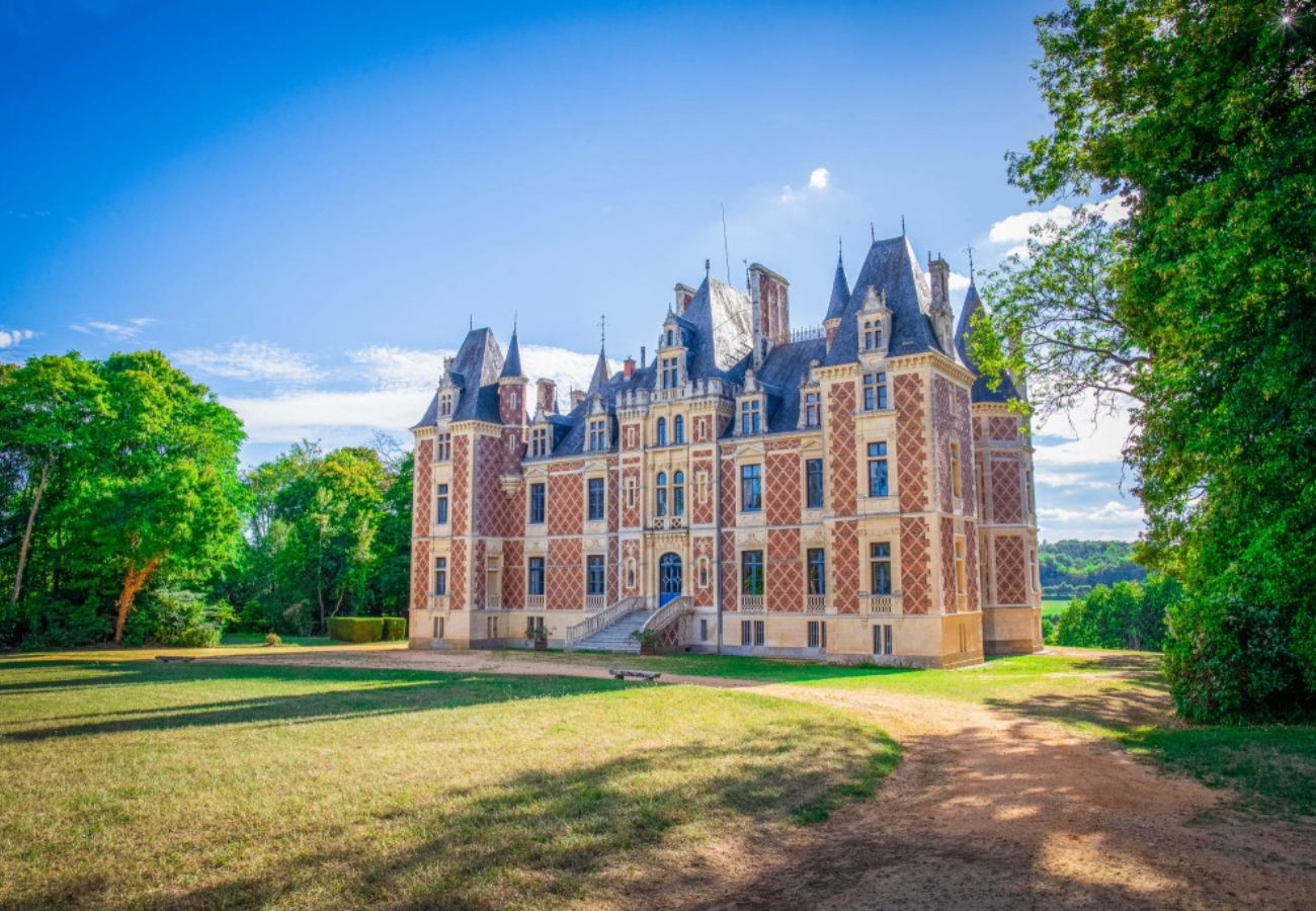 Domaine à Maigné - El Castillo - Nature - Rivière - 15 pers - Rêve au Mans