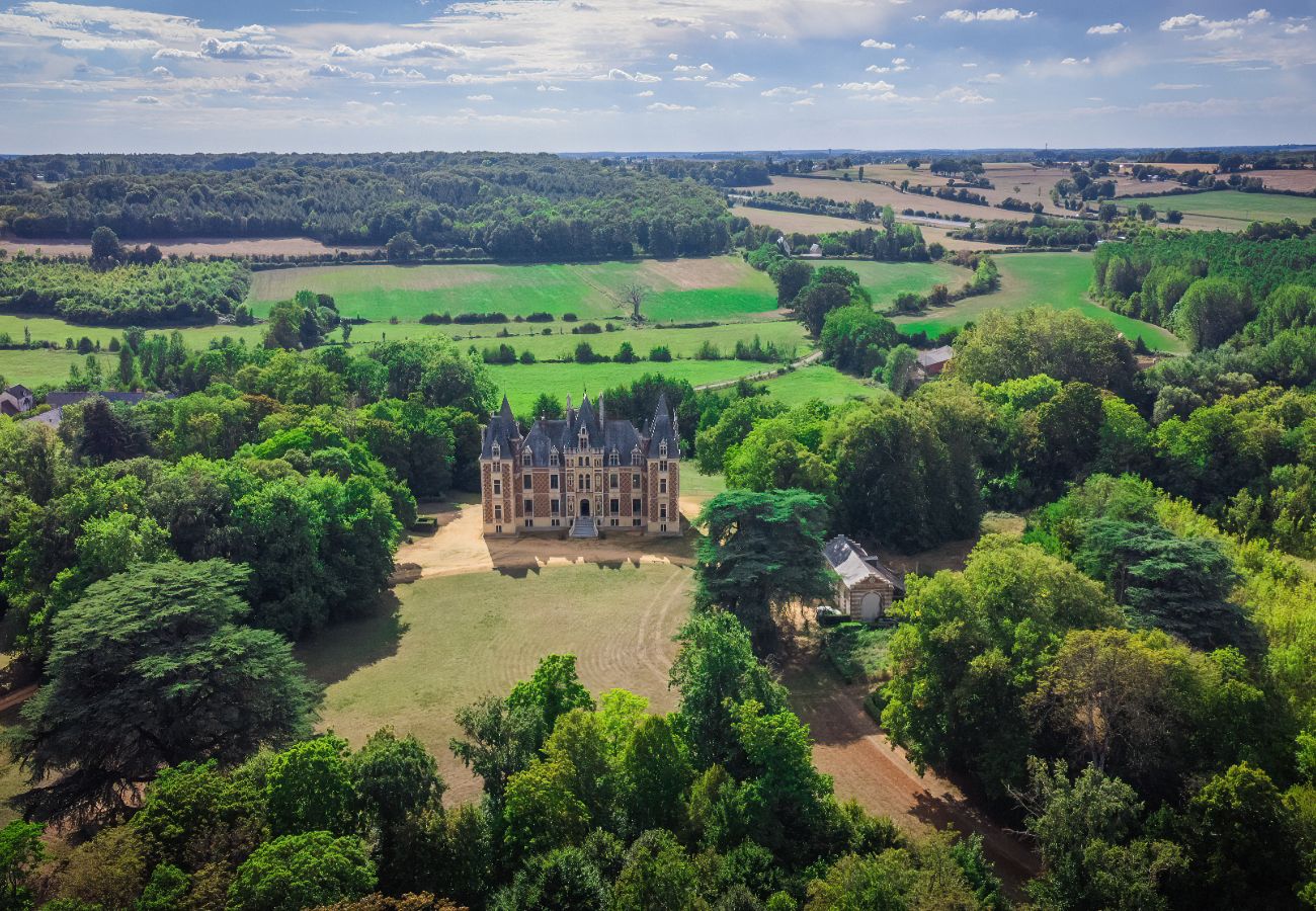 Domaine à Maigné - El Castillo - Nature - Rivière - 15 pers - Rêve au Mans