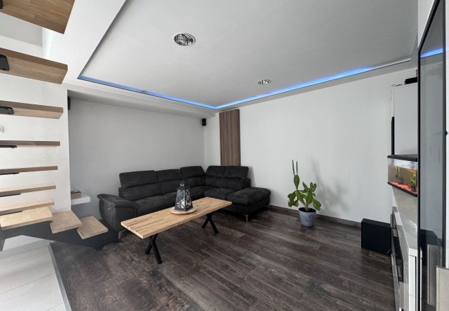 Maison à Saint-Mars-d´Outillé - Le QG des Bolides - 12 pers - Circuit - Rêve au Mans Maison à Saint-Mars-d´Outillé - Le QG des Bolides - 12 pers - Circuit - Rêve au Mans