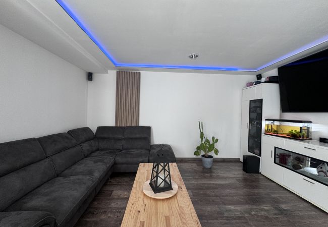 Maison à Saint-Mars-d´Outillé - Le QG des Bolides - 12 pers - Circuit - Rêve au Mans Maison à Saint-Mars-d´Outillé - Le QG des Bolides - 12 pers - Circuit - Rêve au Mans