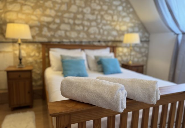 Gîte Rural à Aubigné-Racan - La Grange D'EsusTerra - piscine - 6 pers - Rêve au Mans Gîte Rural à Aubigné-Racan - La Grange D'EsusTerra - piscine - 6 pers - Rêve au Mans