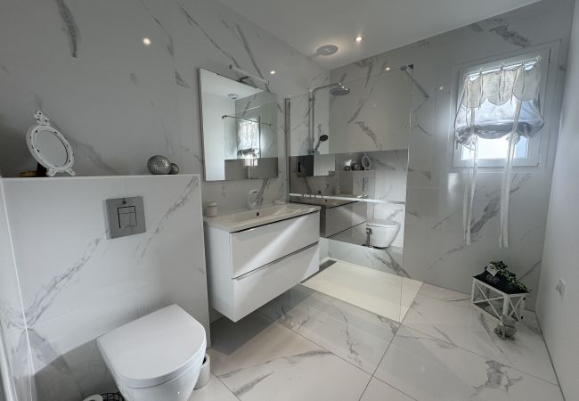 Maison à Ruaudin - Le Luxury - 24h du Mans - 6pers - Rêve au Mans Maison à Ruaudin - Le Luxury - 24h du Mans - 6pers - Rêve au Mans