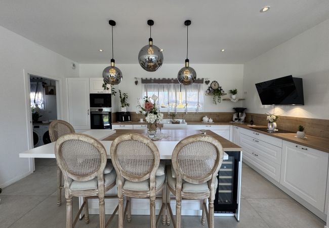 Maison à Ruaudin - Le Luxury - 24h du Mans - 6pers - Rêve au Mans Maison à Ruaudin - Le Luxury - 24h du Mans - 6pers - Rêve au Mans