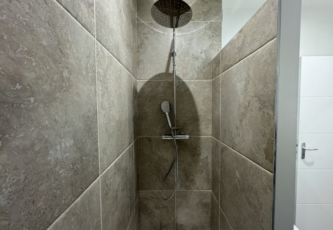 Appartement à Le Mans -  Le Grand Victor - 7 pers - Hyper Centre - Rêve au Mans Appartement à Le Mans -  Le Grand Victor - 7 pers - Hyper Centre - Rêve au Mans