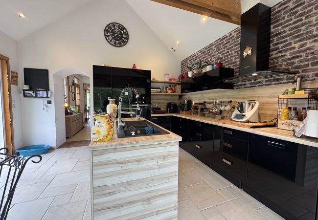 Maison à Roézé-sur-Sarthe - La Parenthèse Verte - 8pers - Piscine - Rêve au Mans Maison à Roézé-sur-Sarthe - La Parenthèse Verte - 8pers - Piscine - Rêve au Mans