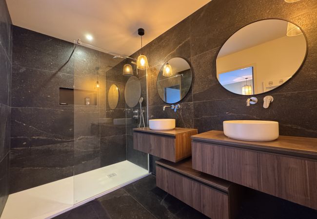 Maison à Le Mans - Villa terracotta - 11pers - 24h du Mans - Rêve au Mans Maison à Le Mans - Villa terracotta - 11pers - 24h du Mans - Rêve au Mans