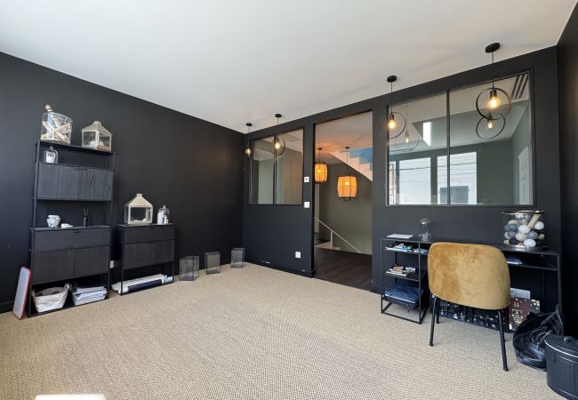 Maison à Le Mans - Villa terracotta - 11pers - 24h du Mans - Rêve au Mans Maison à Le Mans - Villa terracotta - 11pers - 24h du Mans - Rêve au Mans