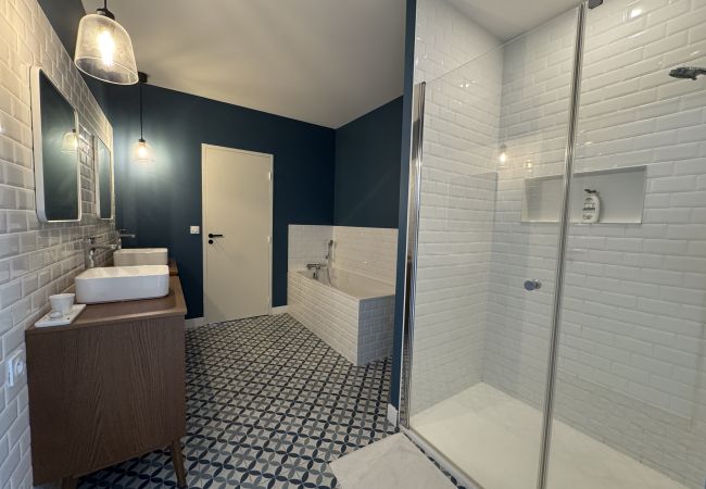 Maison à Le Mans - Villa terracotta - 11pers - 24h du Mans - Rêve au Mans Maison à Le Mans - Villa terracotta - 11pers - 24h du Mans - Rêve au Mans