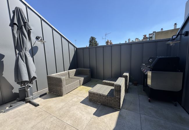 Maison à Le Mans - Villa terracotta - 11pers - 24h du Mans - Rêve au Mans Maison à Le Mans - Villa terracotta - 11pers - 24h du Mans - Rêve au Mans