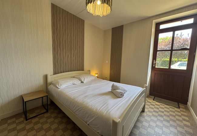 Gîte Rural à Teloché - L’Endurance 24h - 15pers - Circuit Bugatti - Rêve au Mans Gîte Rural à Teloché - L’Endurance 24h - 15pers - Circuit Bugatti - Rêve au Mans