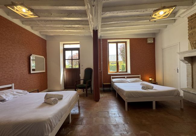 Gîte Rural à Teloché - L’Endurance 24h - 15pers - Circuit Bugatti - Rêve au Mans Gîte Rural à Teloché - L’Endurance 24h - 15pers - Circuit Bugatti - Rêve au Mans