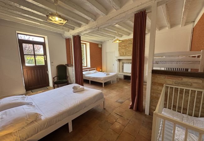 Gîte Rural à Teloché - L’Endurance 24h - 15pers - Circuit Bugatti - Rêve au Mans Gîte Rural à Teloché - L’Endurance 24h - 15pers - Circuit Bugatti - Rêve au Mans