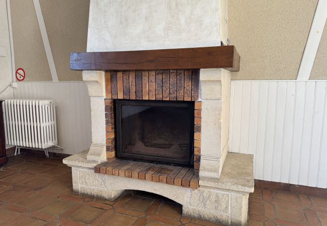 Gîte Rural à Teloché - L’Endurance 24h - 15pers - Circuit Bugatti - Rêve au Mans Gîte Rural à Teloché - L’Endurance 24h - 15pers - Circuit Bugatti - Rêve au Mans