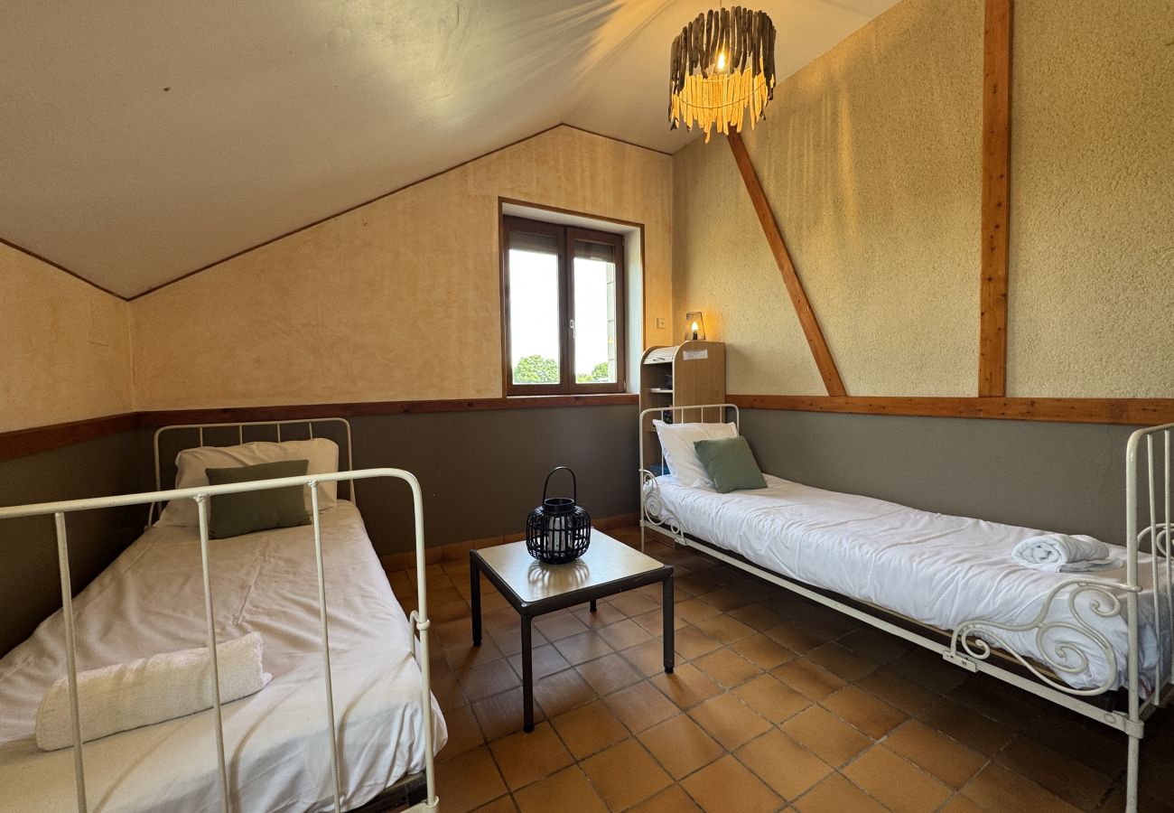 Gîte Rural à Teloché - L’Endurance 24h - 15pers - Circuit Bugatti - Rêve au Mans