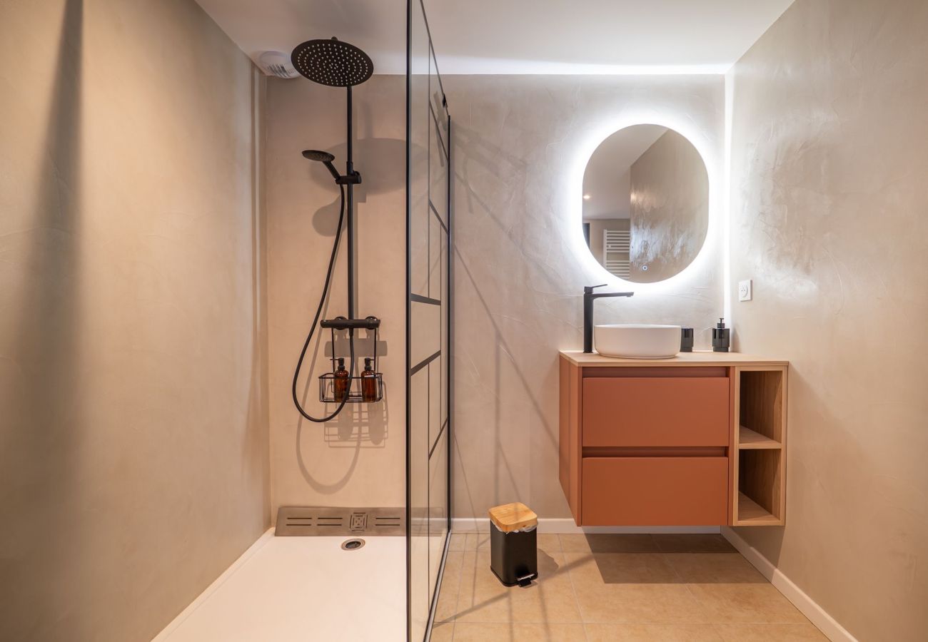 Maison à Parigné-l´Evêque - La Grange de Clyna - Piscine & Jaccuzi Privé - Rêve au Mans