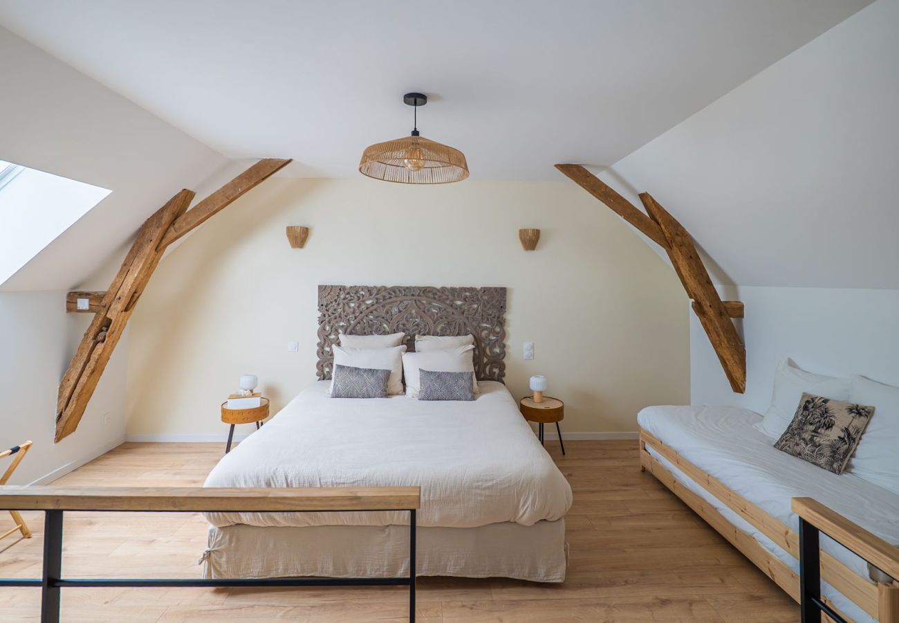 Maison à Parigné-l´Evêque - La Grange de Clyna - Piscine & Jaccuzi Privé - Rêve au Mans