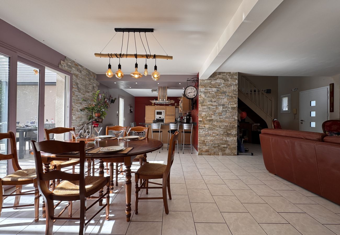Maison à Moncé-en-Belin - Les Charmes - 8pers - Piscine - Rêve au Mans